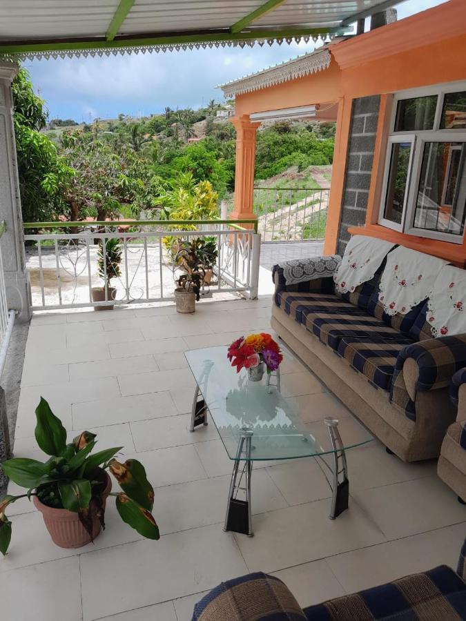 La Belle Du Sud Villa Port South East Екстериор снимка