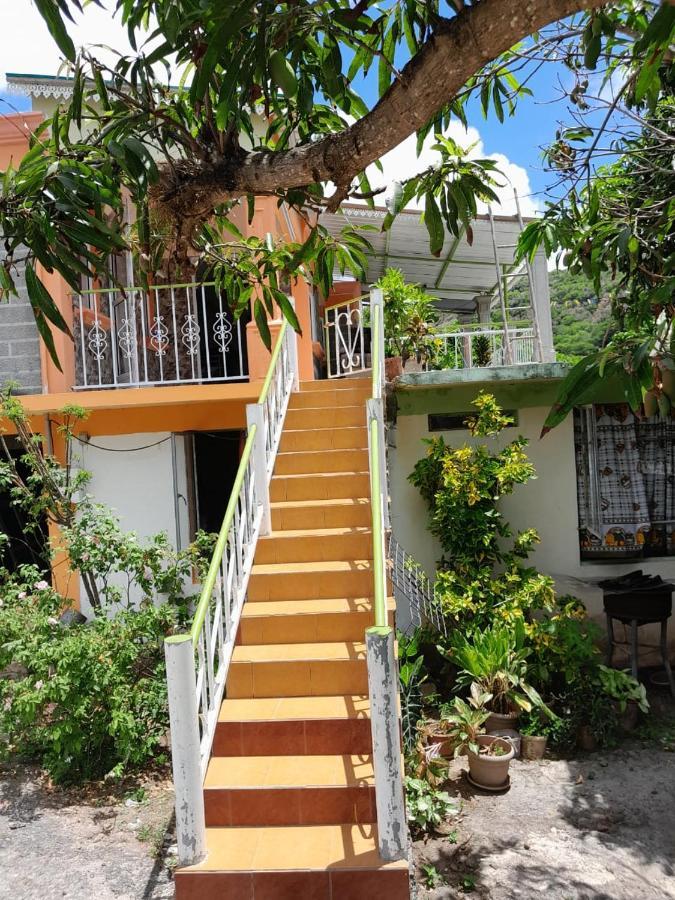 La Belle Du Sud Villa Port South East Екстериор снимка