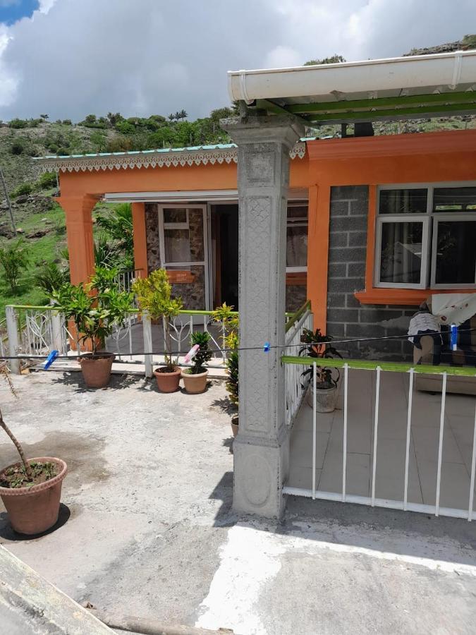 La Belle Du Sud Villa Port South East Екстериор снимка