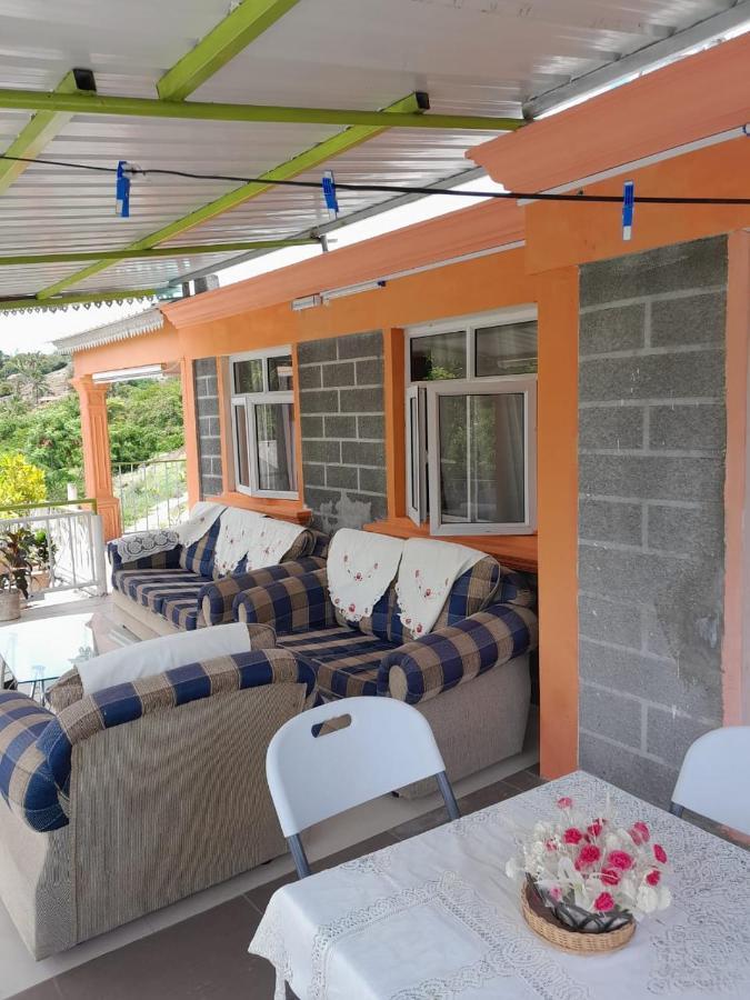 La Belle Du Sud Villa Port South East Екстериор снимка